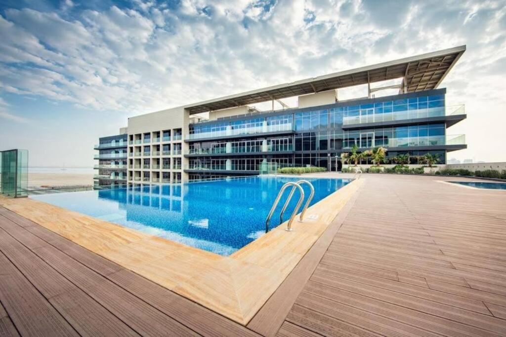 Seaview Apartment Abu Dhabi